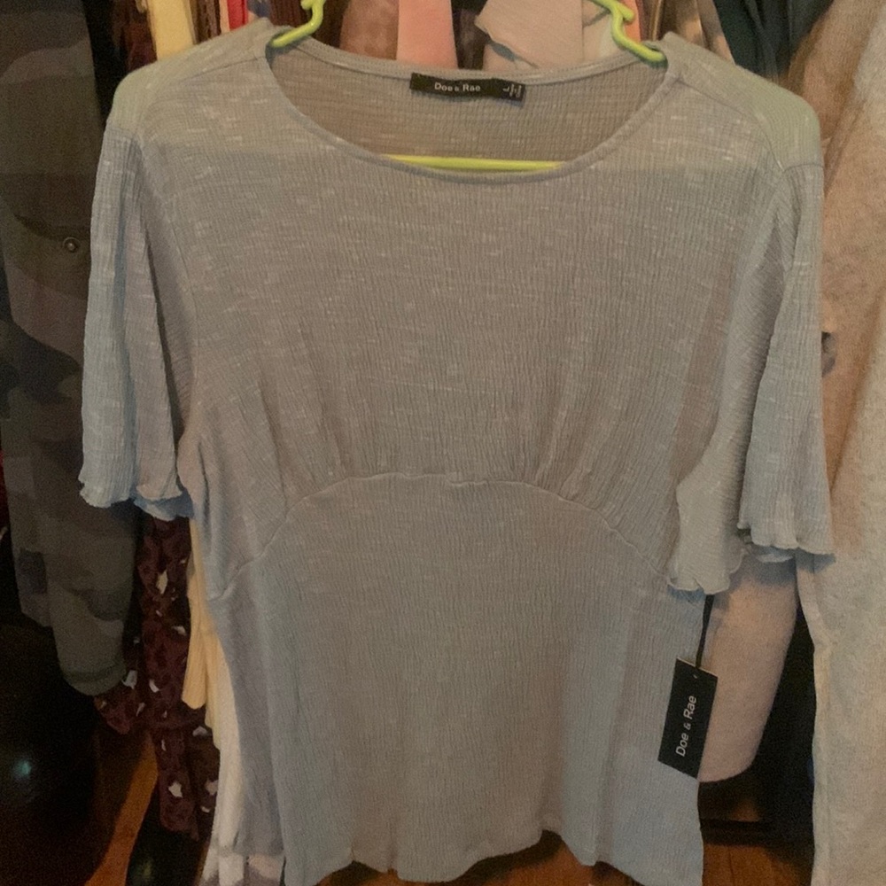 Womens sage color top, size large, short sleeve flowey top